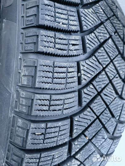 Pirelli Ice Zero FR 235/55 R18 104T