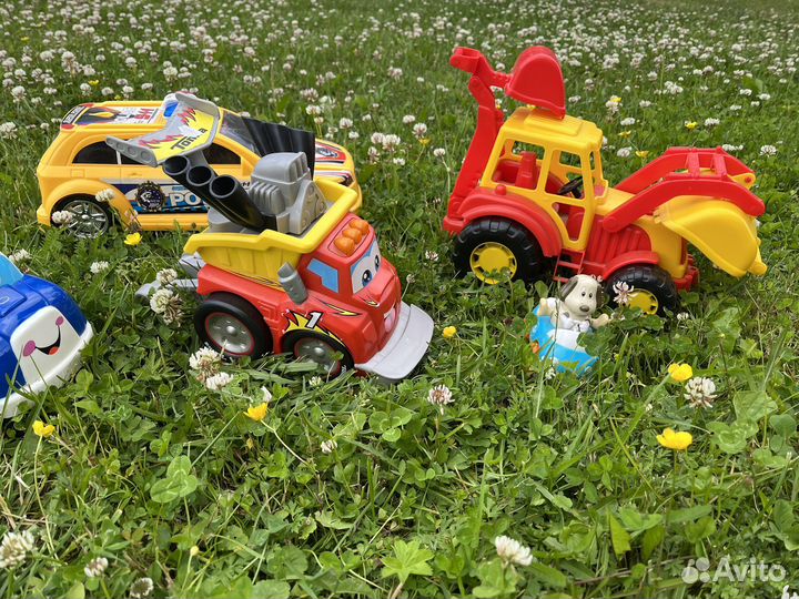 Игрушки детские. Машинки. Мальчику