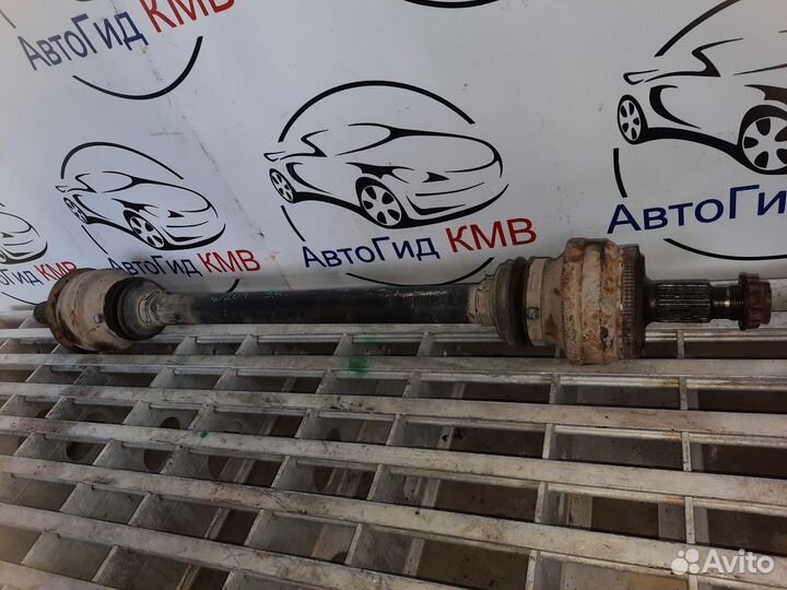 Привод задний W204 om271 левый/правый