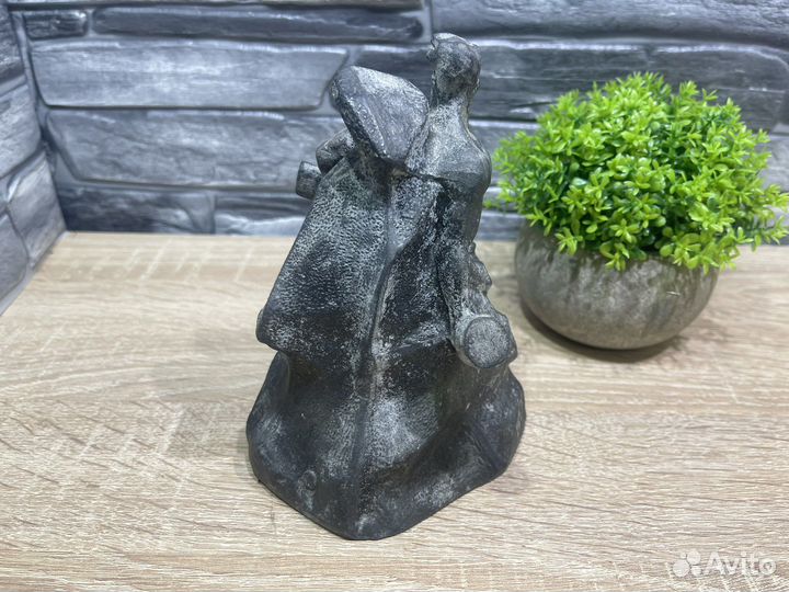 М.20426 Статуэтка Ни шагу назад