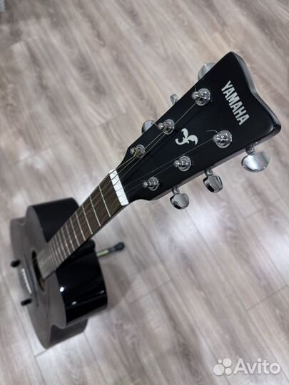 Новая Акустическая гитара Yamaha fg800 и подставка