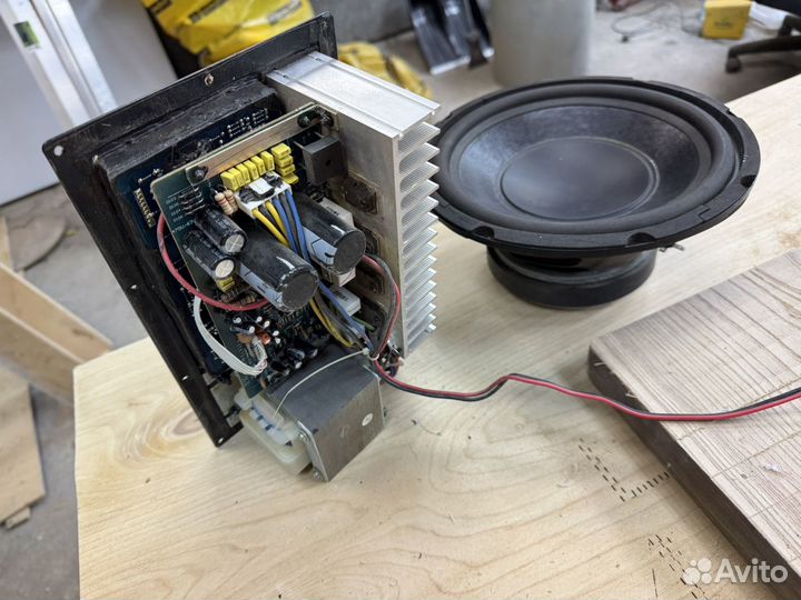 Сабвуфер и усилитель к нему от домашней акустики