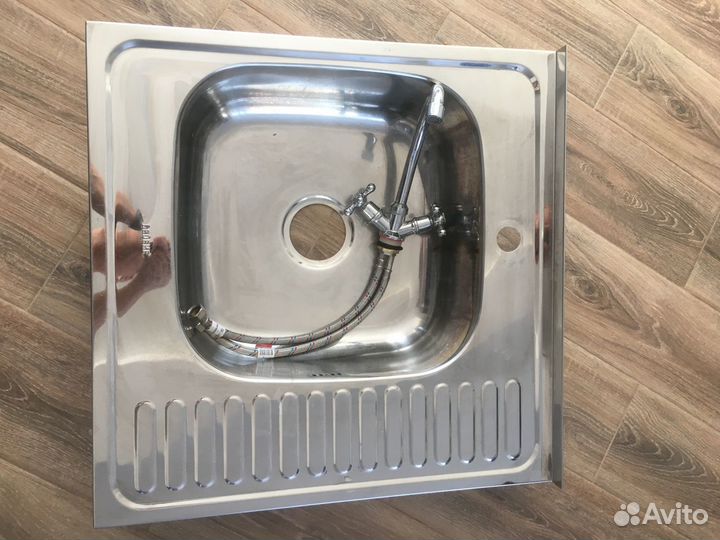 Смеситель +Мойка раковина кухонная 60*60