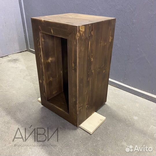 Прикроватный столик журнальный