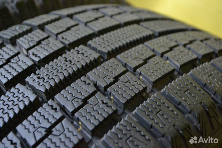Toyo Garit G5 215/45 R17