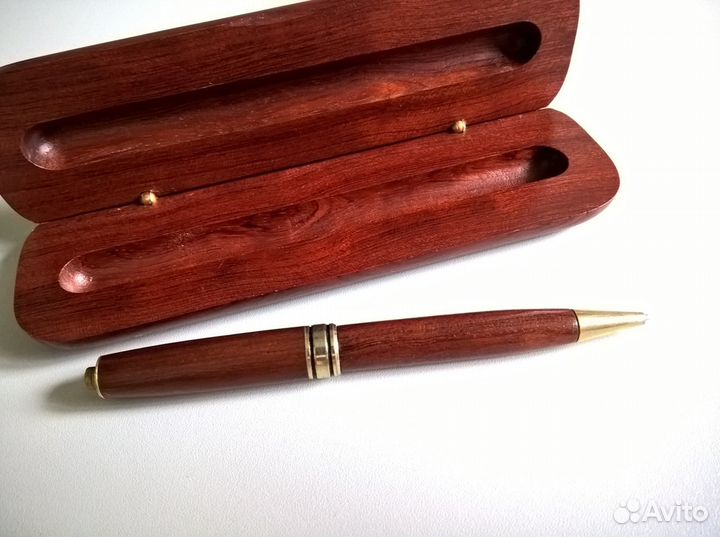 Ручка сувенирная деревянная в футляре