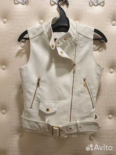 Женская безрукавка