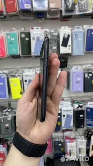 iPhone SE, 64 ГБ