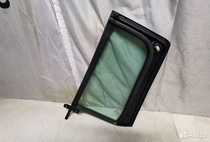 Стекло двери задней правой VW Tiguan