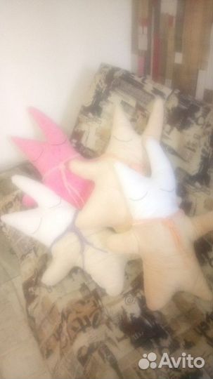 Мягкая игрушка и большая подушка игрушка