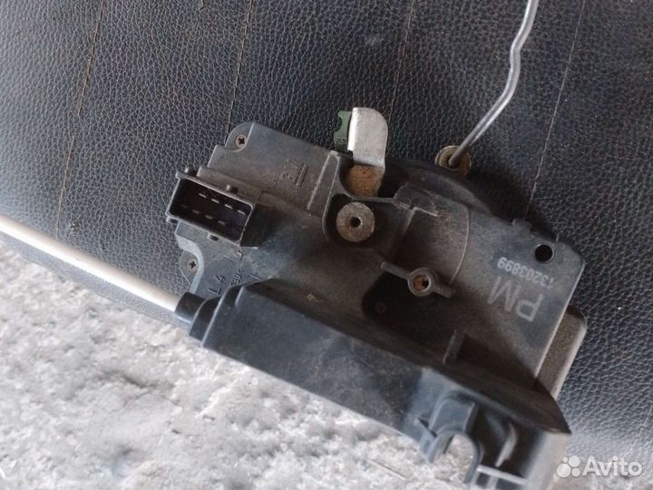 Электрозамок левой двери opel меррива