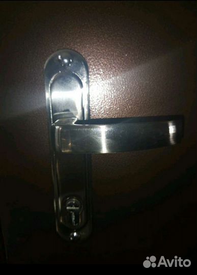 Дверь входная металлическая новая