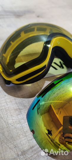 Сноубордические/горнолыжные очки