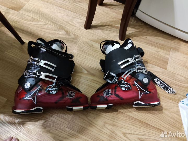 Горнолыжные ботинки Лыжы горные