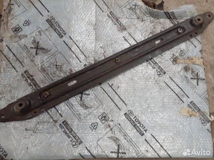 Планка радиаторов Peugeot 308