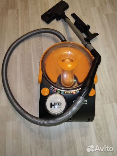 Пылесос с аквафильтром Arnika Bora 3000