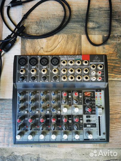 Акустические колонки большие