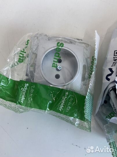 Розетка sedna новая