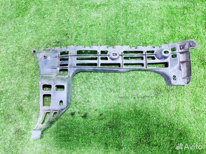 Кронштейн бампера заднего правый volkswagen Caddy