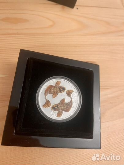 Монета на счастье(удачу) Фэн-шуй Карпы Кои Ниуэ