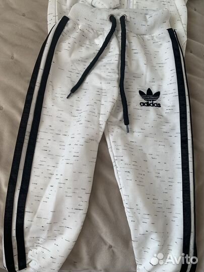 Спортивный костюм новый adidas р 104-110