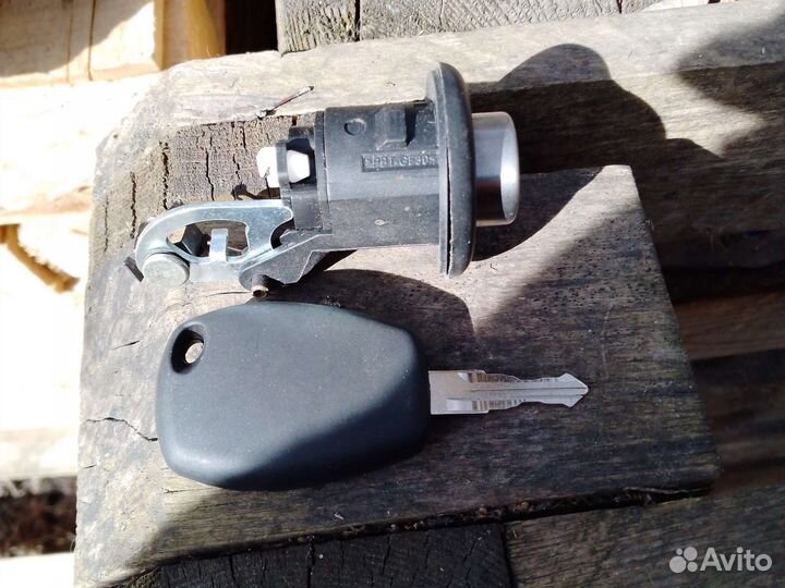 Замок багажника renault logan