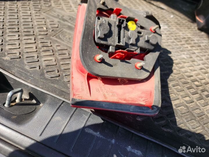 Левая задняя фара на audi А6 С5