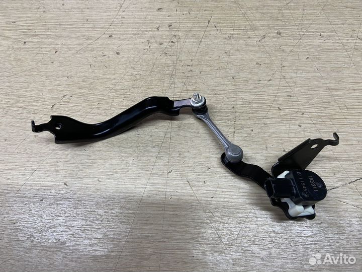 Датчик положения кузова Toyota Rav4 XA50