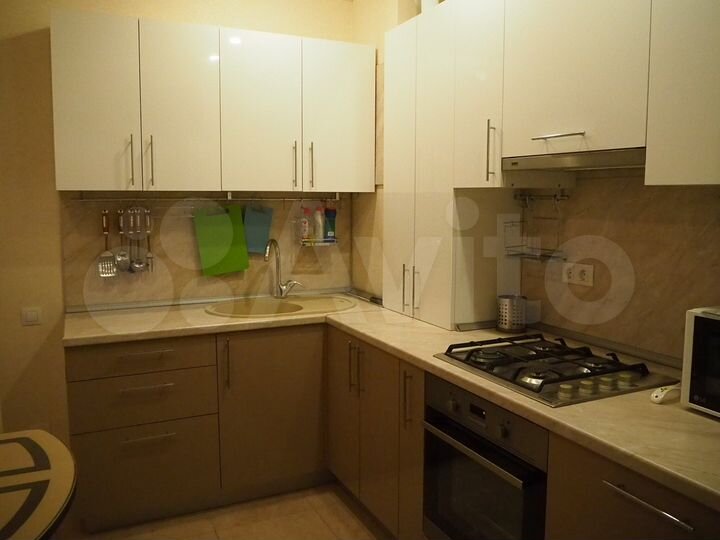 1-к. квартира, 42 м², 1/3 эт.