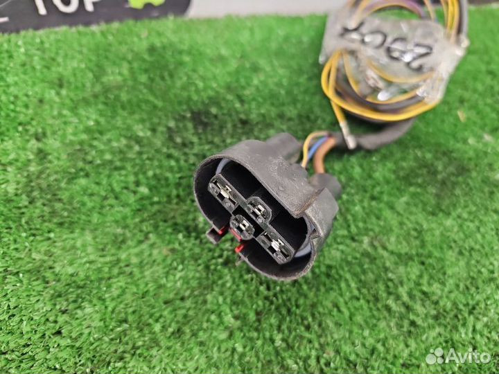 Разъем вентилятора охлаждения Volkswagen Passat B7