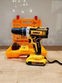 Шуруповерт dewalt 21v ударный + биты