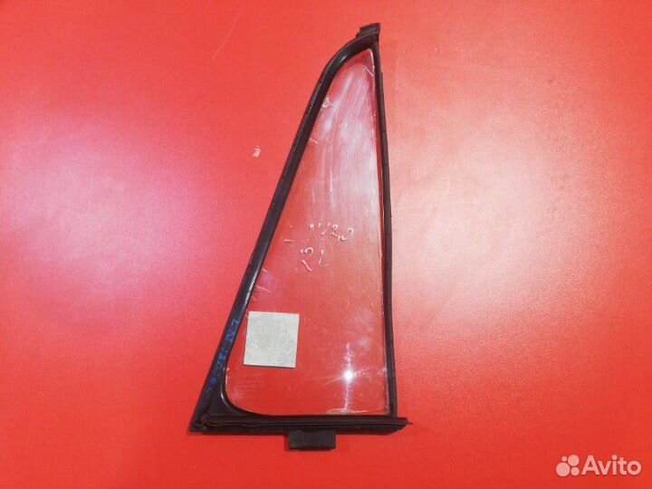 Стекло двери заднее левое Toyota Hilux Surf LN130
