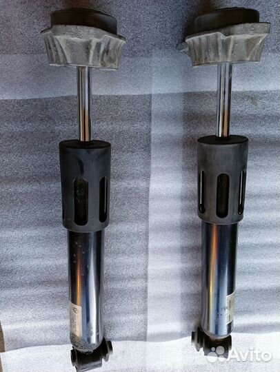 Амортизаторы задние на бмв Кузов F 07 GT 530d 2010