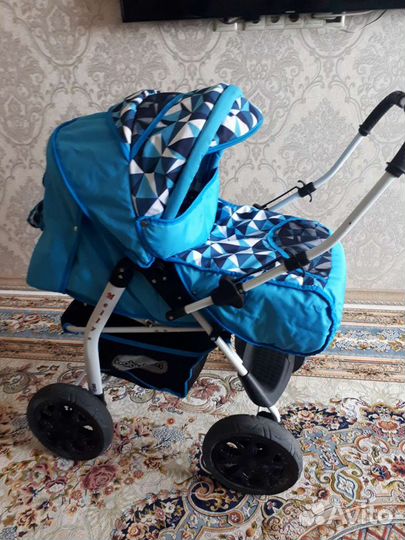 Прогулочная коляска