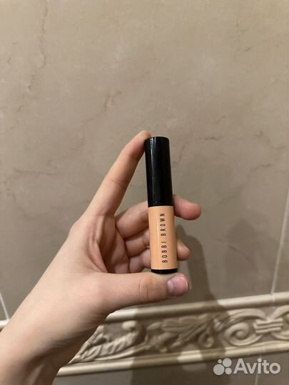 Bobbi brown корректор