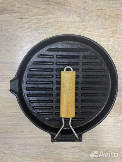 Чугунная сковородка-гриль 24 см