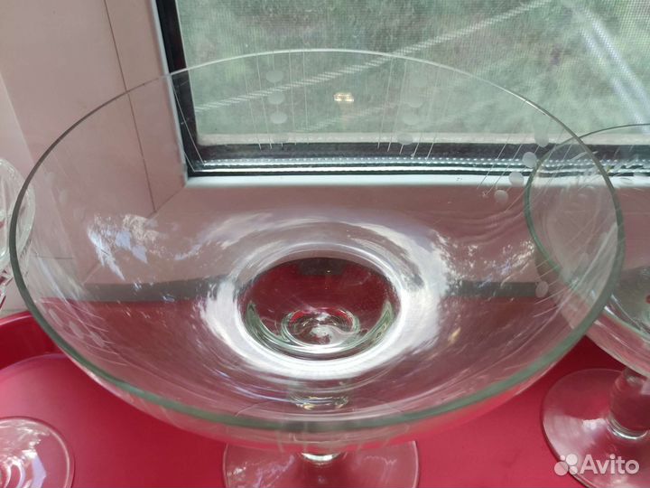 Вазы на ножке, конфетницы, фруктовницы