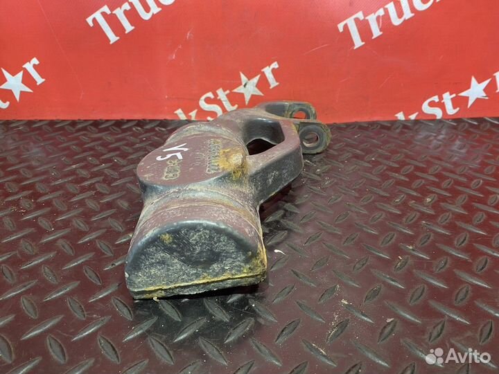 Кронштейн амортизатора переднего правый