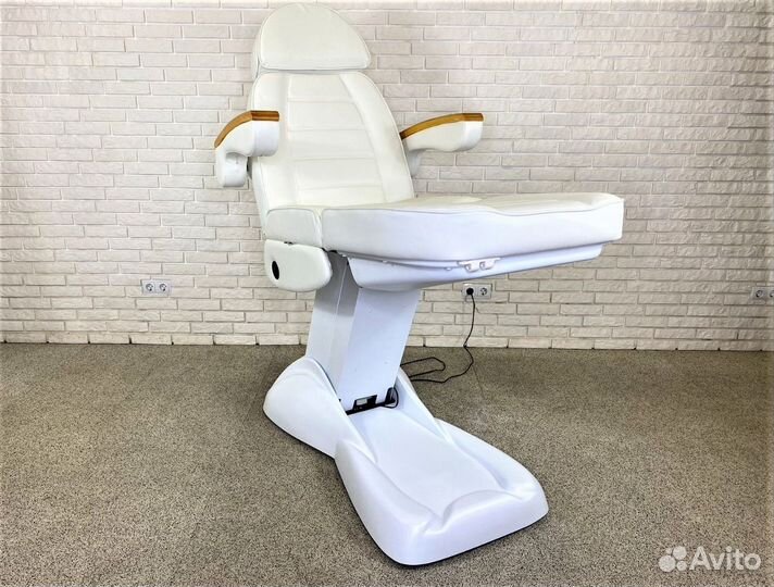 Косметологическое кресло с беспроводным пультом 06