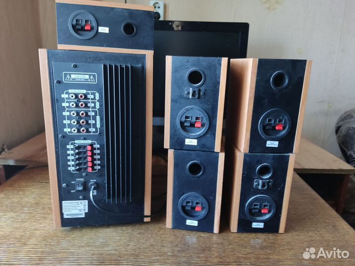 Акустические колонки большие