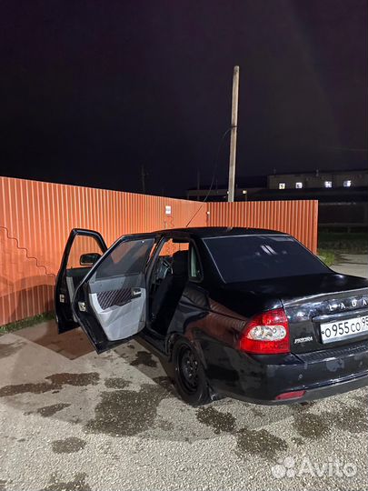 Дверь передняя правая на LADA priora