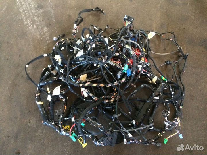 Проводка двигателя, салона Renault Arkana