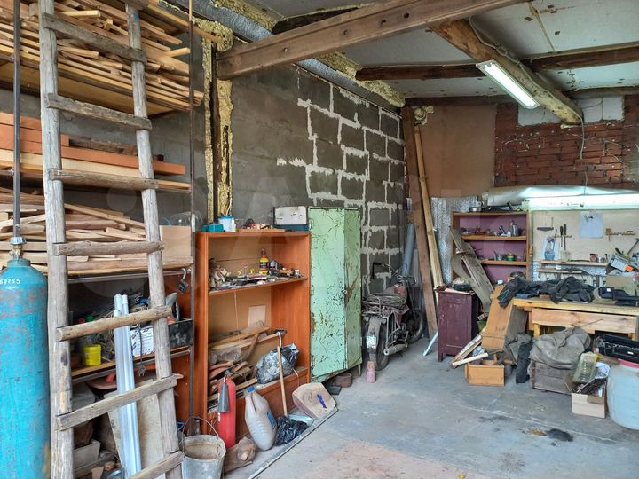 Гараж, > 30 м²