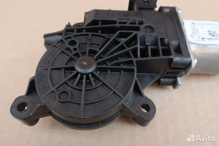 Моторчик стеклоподъёмника задний левый Polo Sedan