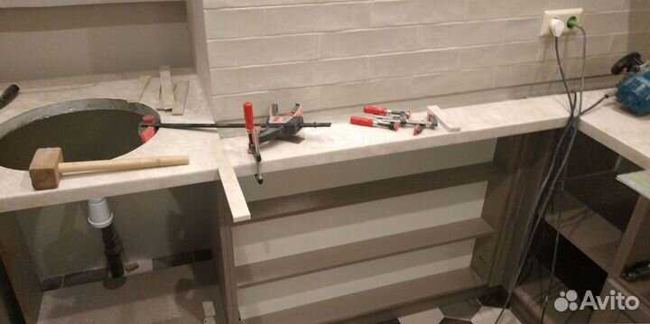 Столешница для ванной и кухни из искуственного кам