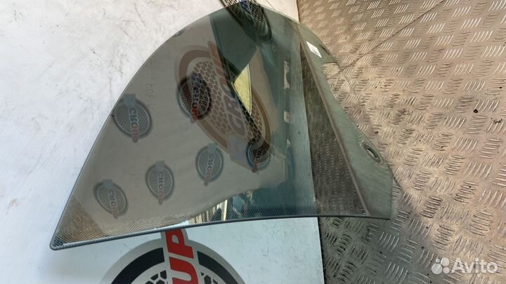 Стекло двери передней Прав. 51337275396 бмв