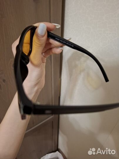 Солнцезащитные очки с жёлтыми линзами