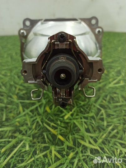 Линза в фару Toyota Camry седан 2.4 2azfe 2010