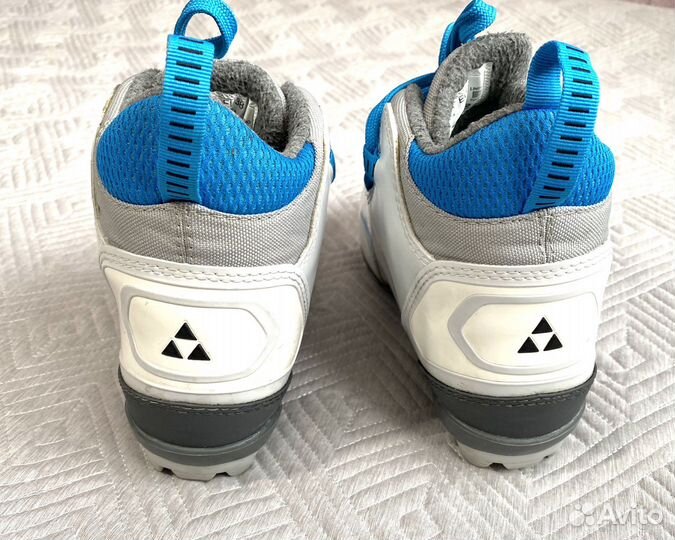 Ботинкы лыжные