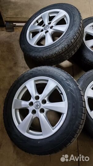 Toyo Winter Tranpath MK4a 215/60 R17